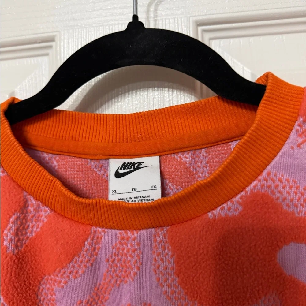 NIKE youth XL crewneck‎ leopard textured orange and pink